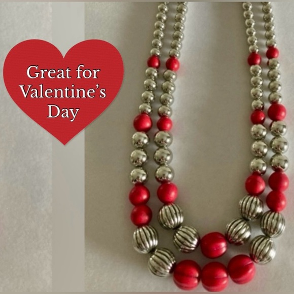 paparazzi Jewelry - NWT Paparazzi Red and Silver Beaded Necklace Set